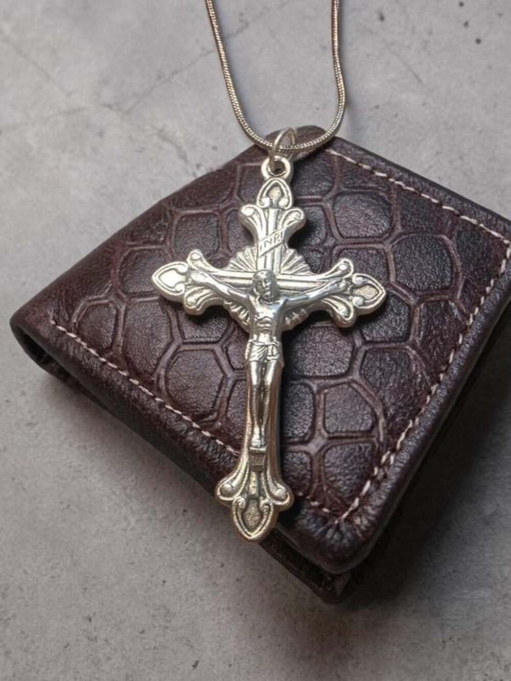 925 Silver Ornate Crucifix Pendant Snake Chain Necklace